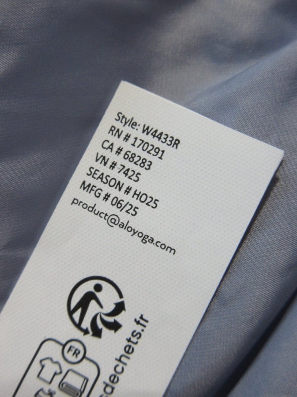 NWT Alo Aspen Love Puffer Jacket in Winter Frost Blue Oversized Hooded M - Picture 9 of 11